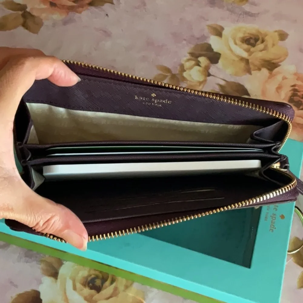 Kate Spade Perforated Wallet ♠️ - Picture 5 of 11